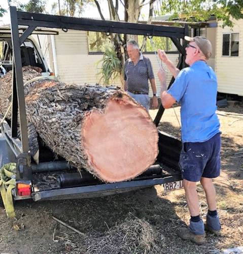 Cooroora Woodworkersclub Milling Team Collecting Wood